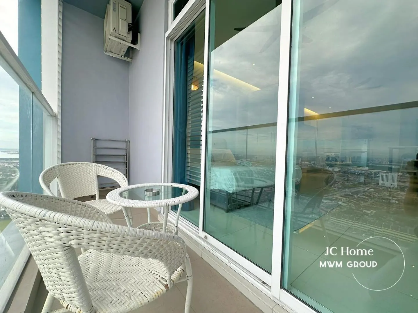 Twin Galaxy City View Homestay Near Ciq Johor Bahru